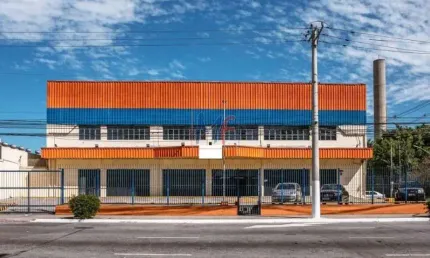 Excelente galpão na vila leopoldina, com 4.536m² a.c., 4.600m² a.t., 8 banheiros, elevador, depósito e 32 vagas. zona zemp (ref 17.747)