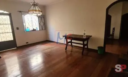 Ótima casa na Vila Romana, 220m² a.u., 3 dormitórios (1 suíte), 3 salas, copa, cozinha, área de serviço, jardim, 2 edículas, 2 vagas (REF 17.857)