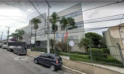 Excelente prédio comercial na Vila Santana, com 3.732 m² e 3.034 m² de terreno, zoneamento - ZEU. Não aceita permuta. REF: 15.498 -