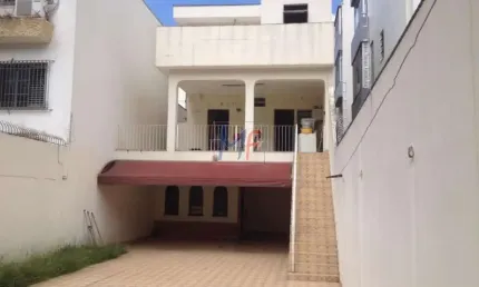 Excelente sobrado no Jd. São Paulo, 298m² a.u., 4 quartos (2 suítes), 2 salas, cozinha, lavanderia, terraço, quintal, 15 vagas (REF 17.955)