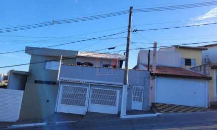 Ótimo sobrado no Pq. Peruche, 280 m² a.u., 3 quartos (1 suíte), sala ampla, cozinha planejada, quintal, portão eletrônico, 2 vagas (REF 17.961)