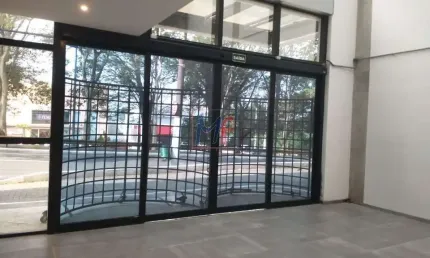 Excelente Prédio Comercial localizado no bairro Santana, com 3.983 m² a.c., e 2.919 m²  terreno,  40 vagas. ZCOR - 2 - REF: 9.358