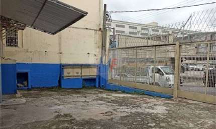 Excelente terreno com  sobrado comercial na Vila Gustavo, com 184 m² a.c., 100 m² a.t., testada de 5m. Prox. Av. Mazzei.  (REF 18.186)