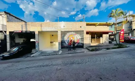 Excelente salão na Vila Amália (Zona Norte), com 40 m² a.u., pé direito de 4,5m, energia trifásica, porta automática (REF 18.226)