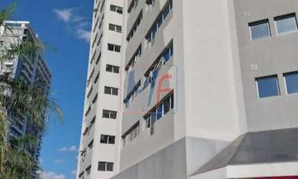 Excelente sala comercial na Barra Funda, com 30m² a.u., banheiro, ar condicionado e 1 vaga (REF 18.228)