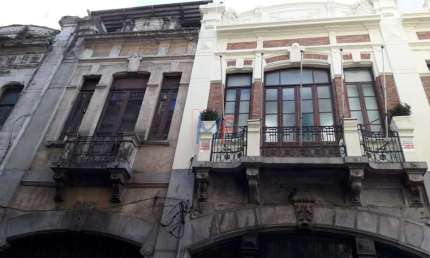 Excelente prédio comercial no Centro de Santos, com 250 m² a.u., nas proximidades da Rua Antônio Prado . Não aceita permutas. (REF 18.245)