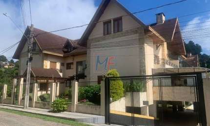 Ótimo apto na Vila Jaguaribe, em Campos do Jordão/SP, 90m² a.u., 2 quartos (1 suíte), lareira, varanda gourmet, 2 vagas, lazer (REF 18.410)