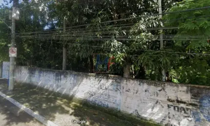 Excelente terreno no bairro Cerâmica, em São Caetano do Sul/SP, com 13.616 m² a.t., nas proximidades da Av. Fernando Simonsen. Não aceita permuta (REF 10.269)