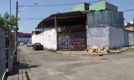 Excelente galpão em Santo André - SP, 114 m² a.u., terreno 400 m2, plano, murado, entrada para caminhões, edícula e escritório (REF 18.675)