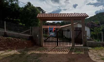 Excelente chácara em Mairinque - SP, 360 m² a.c., 4 quartos (2 suítes), sala, escritório, copa, cozinha, lavanderia, varanda, 9 vagas (REF 18.868)