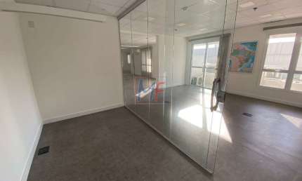 Excelente conjunto comercial na Barra Funda, com 183m² de área útil e 4 vagas. Prox. Metrô Palmeiras Barra Funda  (REF 18.879)