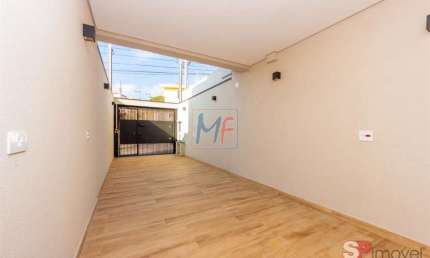 Excelente sobrado na Vila do Bosque, com 165m² a.u., 3 quartos (3 suítes), sala, cozinha, copa, varanda, área gourmet, 2 vagas . Zoneamento ZM REF 18.946