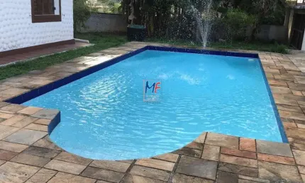 Excelente casa em Osasco/SP, 400m² a.c., 5 quartos (1 suíte), sala, lareira, cozinha, área gourmet, piscina, edícula, 10 vagas (REF 19.015)