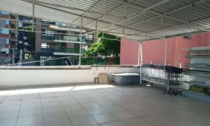 Excelente Prédio - Loja Comercial com dois pavimentos localizado  Vila Madalena, com 275 m³ a.c., 200 m² terreno, frente 10 m. REF: 19.019