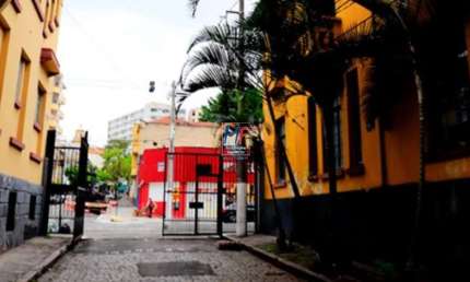 Excelente Casa em vila tipo Sobrado na Bela Vista, 110 m²  a.c.,  145 m² terreno,  3 dorms, (sendo 1 suíte) , corredor lateral, 1 vaga. Estuda propostas REF: 19.229