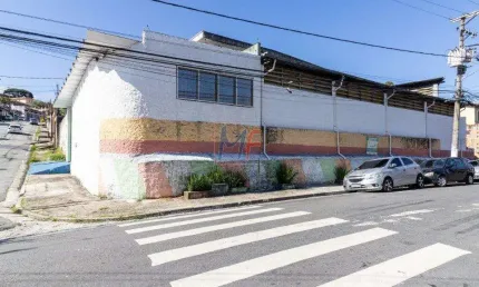 Excelente galpão localizado no bairro vila pirituba, 703 m²  a.c., 730 m² terreno , duas frentes 13 e 25 metros. zoneamento: zm. ref: 19.365