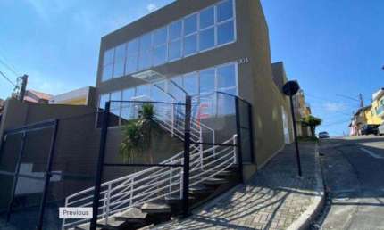 Excelente Prédio  Jardim Pilar,  195,03 m² a.c , 175 m² terreno,  copa, salas amplas, 3 banheiros e 3 vagas. REF:19.376