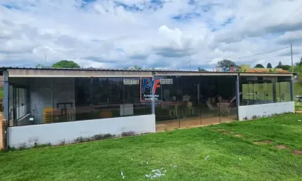 Excelente chácara em cond. fechado em Brodowski/SP, 197 m² a.u., 4 dormitórios (1 suíte), sala, piscina, espaço gourmet, pomar (REF 19.417)
