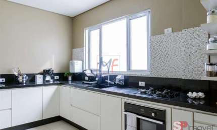 Excelente sobrado no Brás, 350m² a.u., 5 dormitórios (1 suíte), sala, cozinha, lavanderia, academia, área de churrasco, 4 vagas (REF 19.516)