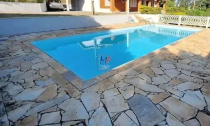 Excelente Chácara em Condomínio fechado em Atatiba, com 377 m² a.c., terreno 10.043 m2,  4 dorm(s), sendo 1 suíte, 4 lagos,  área de lazer e 6 vagas. REF: 19.845