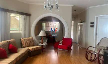 Excelente Casa localizada no bairro do Cambuci, com 280 m²  a.c., 285 m² terreno , com 3 dorms., sala ampla, 3 banheiro, 2 vagas. Zoneamento ZC. REF: 19.877