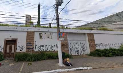 Excelente Terreno localizado próximo ao Metrô Penha, com 2.000 m² área total, testada de 40 metros. Pode parcelar o pagamento. ZONEAMENTO: ZEIS-5. REF: 20.157
