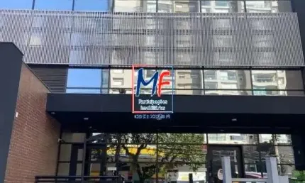 Excelente apto studio em Moema, com 25m² a.u., 1 dormitório, cozinha e banheiro (mobiliado). Prox. Metrô Eucaliptos. Aceita financiamento (REF 19.616)