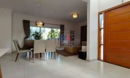 Excelente sobrado em cond. fechado em Vinhedo SP, 236 m² a.c., 357 m² terreno, (3 suítes), sala, área gourmet, 4 vagas (REF 19.034)