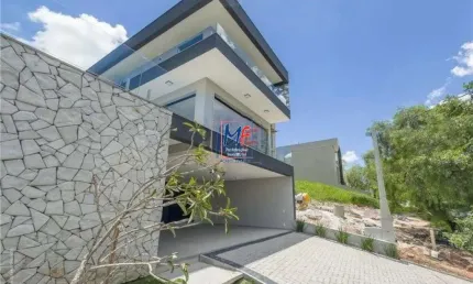 Excelente sobrado em cond. fechado em Vinhedo/SP, 260m² a.u., 3 quartos (3 suítes), sala, espaço gourmet, piscina, 2 vagas (REF 19.044)