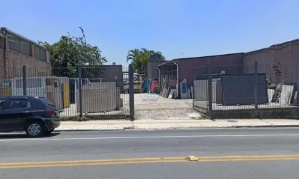 Excelente terreno comercial na Penha, com 893 m² terreno, 300 m² a.c., plano, testada de 19m, fundos de 19m, lados 47 m. . Prox. Av. Calim Eid (REF 19.542)