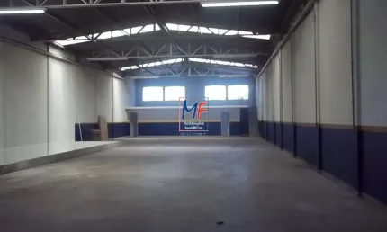 Excelente galpão  Cidade Centenário, com 588 m² a.c., 356 m² terreno , e subsolo com garagem. Zon. ZC. Analisa permuta.  Prox. Av. Ouro Verde de Minas (REF 19.731)