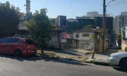 Excelente Terreno localizado no bairro do Jaguaré, com 300 m²  a.c., 504 m² terreno, testada de 12,50 metros. ZONEAMENTO: ZC/ ZM. REF: 20.131