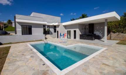 Casa alto padrão em Condomínio Fechado, recém construída , 180 m² a.u., terreno com 1.002 m2, 4  quartos (1 suíte),  3 vagas e Lazer. REF 16.207