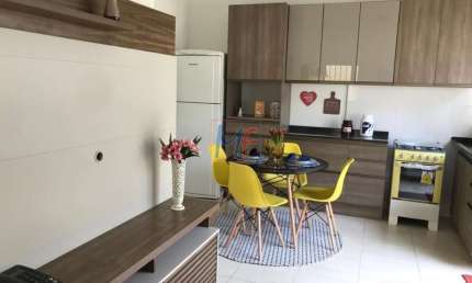 Ótima casa cond. fechado Cotia,110m² a.u., 3 dormitórios, sala, cozinha planejada, 2 banheiros, quintal e 2 vagas. REF 16.865 -