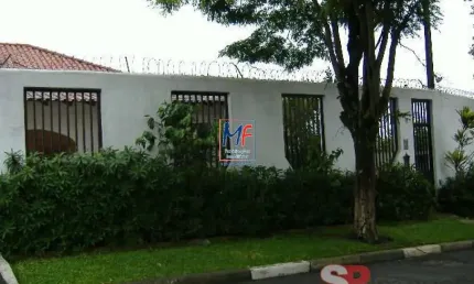 Excelente terreno em Eldorado, com 364m² a.u., Terreno 525 m2, duas testadas 25m e 21 m , composto por 4 casas e 10 vagas. Prox. Estrada do Alvarenga (REF 19.846)