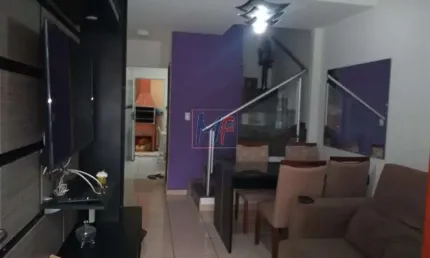 Linda casa em cond. na vila araguaia , 60 m² a.u., 2 quartos, sala, cozinha, área de serviço, móveis planejados e 1 vaga fixa. ref: 16.013