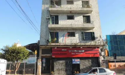 REF 12.270 Prédio comercial com 6  aptos e  Renda, localizado a 800 metrô J. São Paulo,  720 m² A.C. Salão comercial com 297 m² alugados .