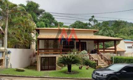 Excelente Casa em Condominio Fechado no bairro Park Imperial, com 1.320 m² a.c., e 833 m² terreno, 5 suites e  Piscina. REF: 18.105