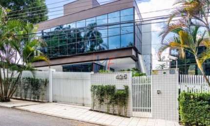 Excelente casa em cond. fechado no Jd. Vitória Régia, com 1430m² a.c., 6 dormitórios (6 suítes), sala, cozinha, 10 vagas, lazer  (REF 18.378)