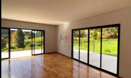 Ótima casa em cond. fechado em Campos do Jordão/SP, 360 m² a.c., 4 dormitórios (4 suítes), sala, lareira, cozinha, área gourmet (REF 18.746)