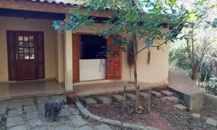 REF 16.866 - Bela casa em cond. fechado na Granja Viana II, 450m² a.u., 6 quartos (4 suítes), sala, cozinha, espaço gourmet, 8 vagas, lazer.