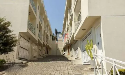 Ref: 16.028 - casa em cond. na chácara seis de outubro,  135 m²a.u.,  3 quartos (1 suíte), sala com varanda, cozinha, churrasqueira, 3 vagas.