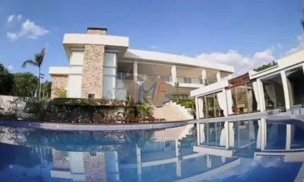 Excelente casa em cond. fechado em Vinhedo/SP, 1350 m² a.u., 3273 m² a.t., 8 quartos (8 suítes), área gourmet, piscina, 3 vagas (REF 18.054)