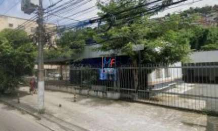 Excelente Prédio Comercial localizado em Niterói RJ, com 588 m²  área construída, 892,15 m²  área de terreno muito bem localizado. Estuda propostas. REF: 20.241