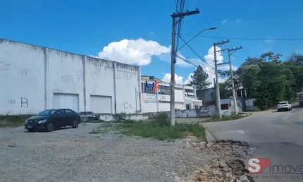 Excelentes galpões para venda em Santana de Parnaíba/SP, nas proximidades da Estrada dos Romeiros (REF 20.304)