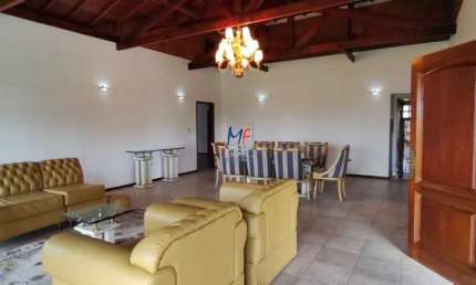 Excelente Chácara Boituva, com 480 m² a.c., 4.278 terreno, 3 suítes, 2 salas ,5 banheiros, 2 vagas e lazer  REF: 20.459