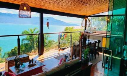 Excelente casa na Ponta da Sela, em Ilhabela/SP, com 333 m² a.c., 3 dormitórios (3 suítes), cozinha, living, varanda, 3 vagas (REF 20.658)