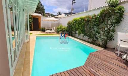Excelente casa bairro de Itaguaçu, Ilhabela,  320 a.t., 340m² a.c., 3 suítes, varanda, churrasqueira, piscina, 1 vaga (REF 20.578)