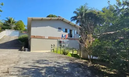 Excelente casa bairro do Bexiga em Ilhabela, 735 m² a.t., 317m² a.c., 12 suítes, churrasqueira e estacionamento (REF 20.662)