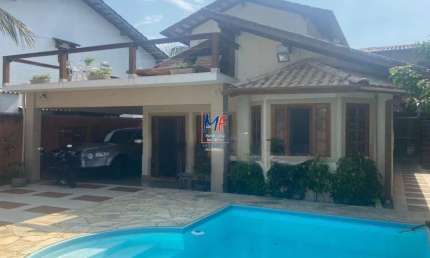 Excelente casa em Ilhabela,  360m² a.c., 300m² a.t., 5 suítes, sala, cozinha, varanda, churrasqueira, quintal, piscina (REF 20.613)